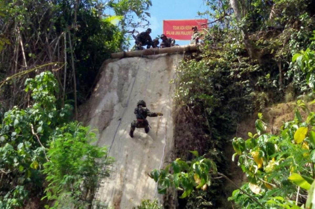 Aksi prajurit Brigif-1 Marinir latihan perang di Malang