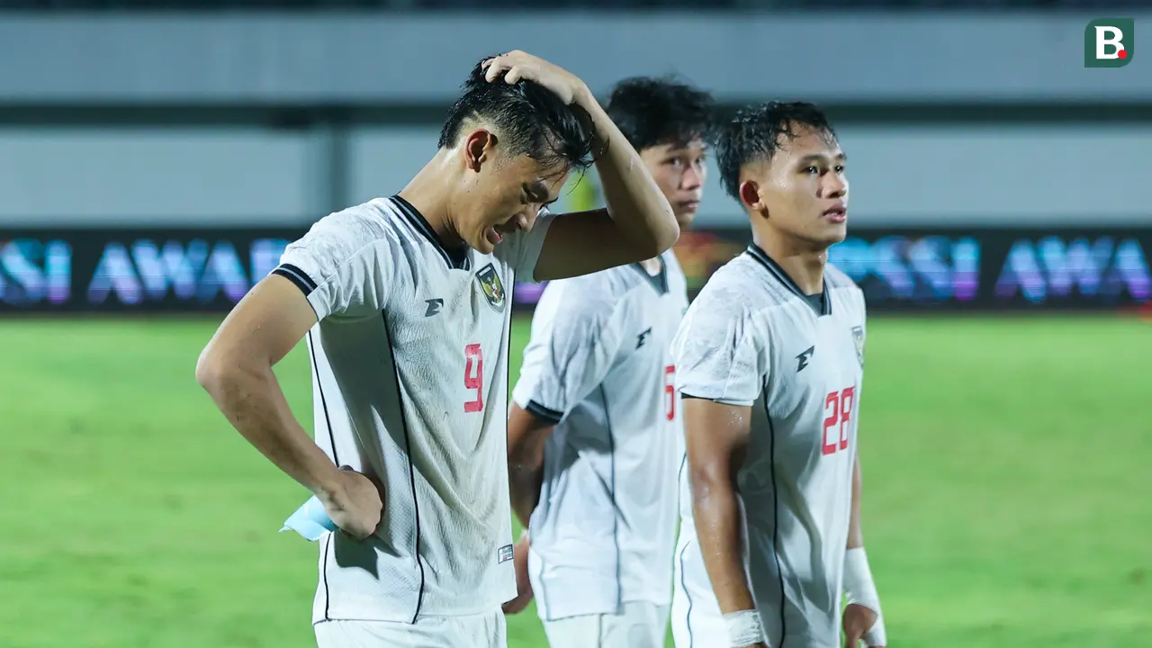 Foto: Wajah Lesu dan Kecewa Skuad Timnas Indonesia U-17 Setelah Dipermalukan China