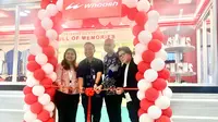 PT KCIC resmi membuka Store Official Whoosh Merchandise pertamanya di Stasiun Halim pada Jumat, 14 Februari 2025. (Liputan6.com/Tasha)