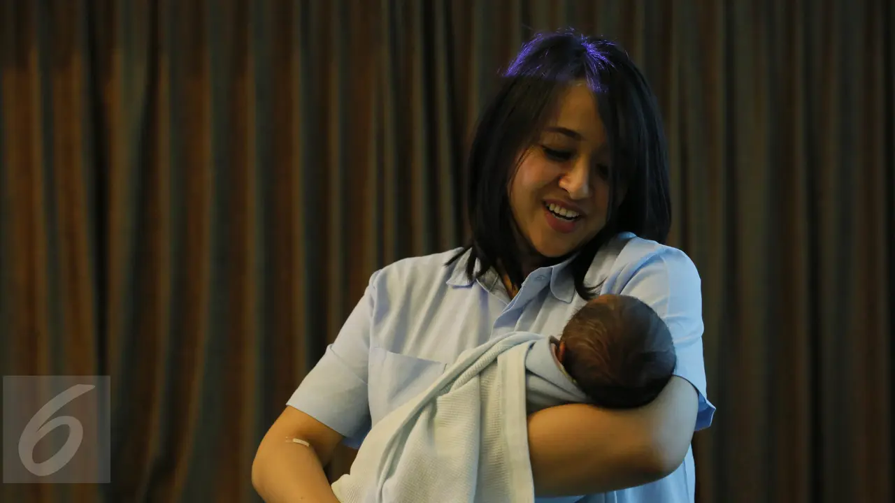 20160827 Berbahagia, Pemain bass Kotak Chua Melahirkan Anak Pertama