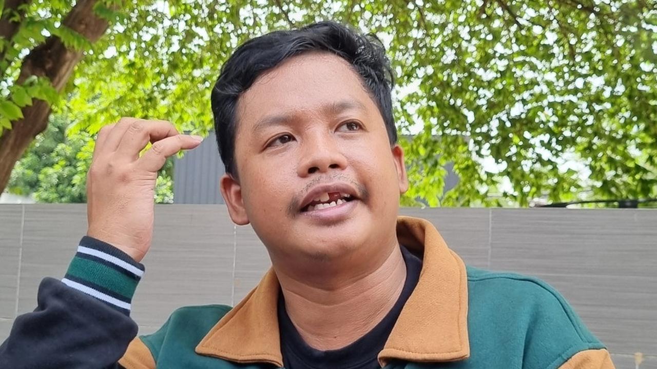 Delapan Foto Dustin Tiffani yang Mengungkap Pendapatannya Mencapai Angka Tiga Digit Setiap Bulannya