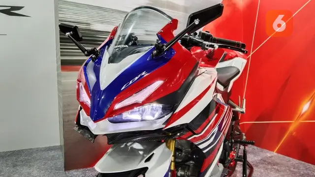 Honda CBR150R