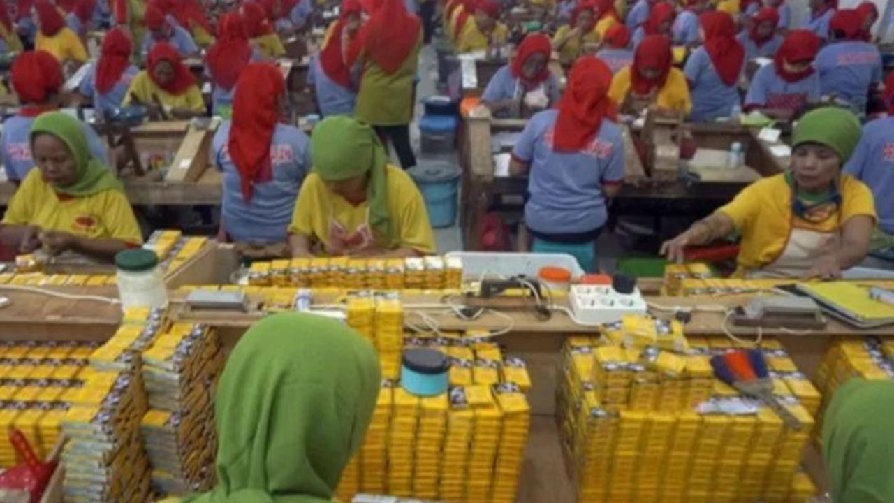 Puluhan Perusahaan di Solo Diduga Tahan Ijazah Karyawan