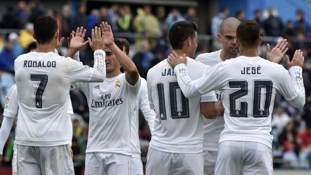 Video highlights antara Getafe melawan Real Madrid yang berakhir dengan skor 1-5 dalam lanjutan La Liga Spanyol, Sabtu (16/4/2016) WIB. Pasukan Zinedine Zidane berpesta di Coliseum Alfonso Perez dan menempel ketat Barcelona.