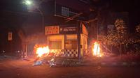 Pos Polisi di Makassar dibakar massa