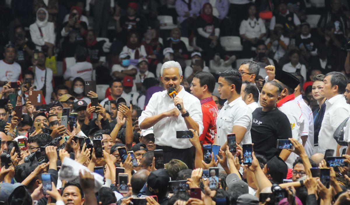 Dia menduga, relawan pendukung yang memasang baliho raksasa Ganjar tersebut<br>