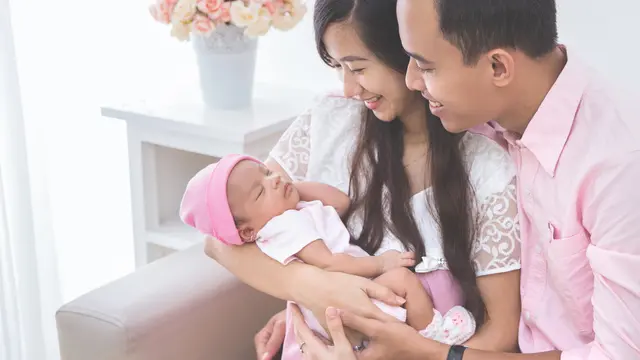 Bukan Hanya untuk Ibu, Cuti Melahirkan Ternyata Juga Penting buat Para Ayah Lho