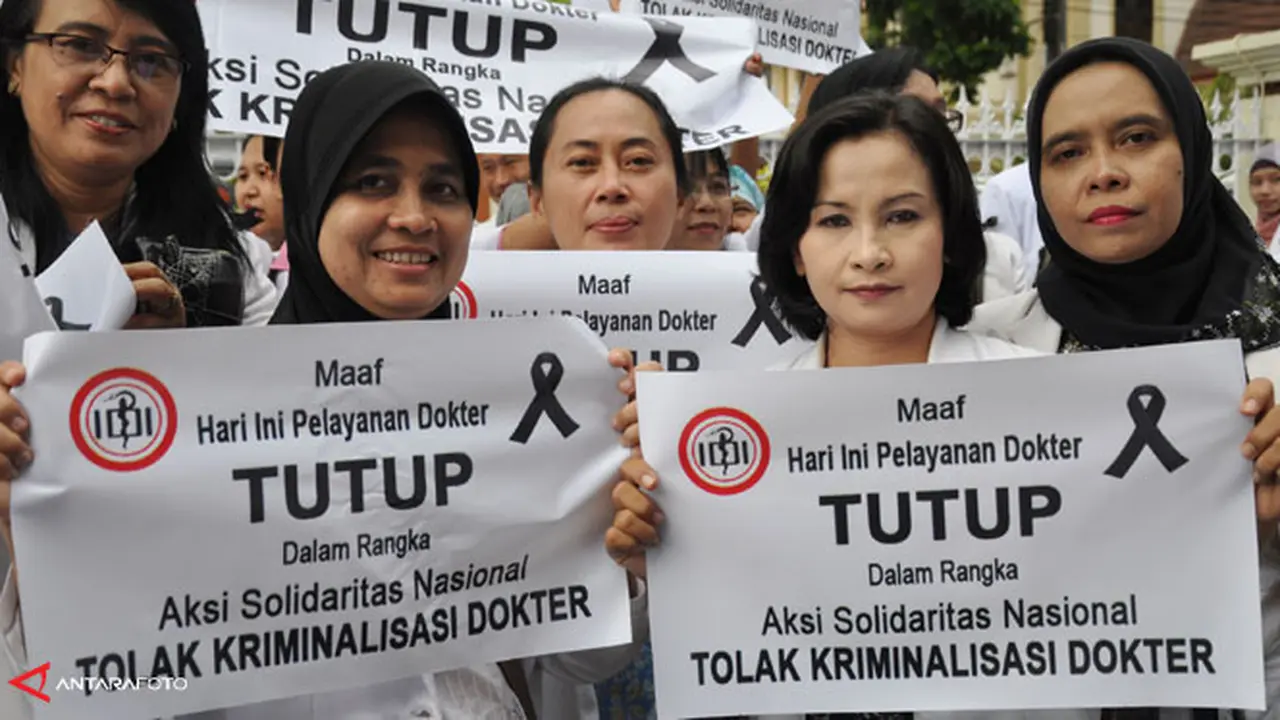 dokter-mogok-131127b.jpg