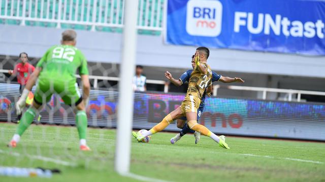 Persita Vs Dewa United