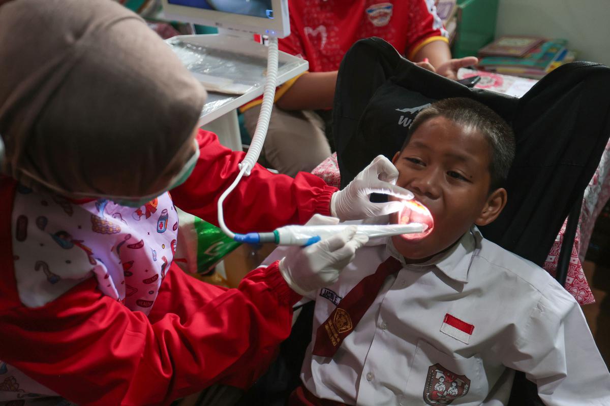 Siswa SD Cek Kesehatan Gigi Gratis di BKGN 2026