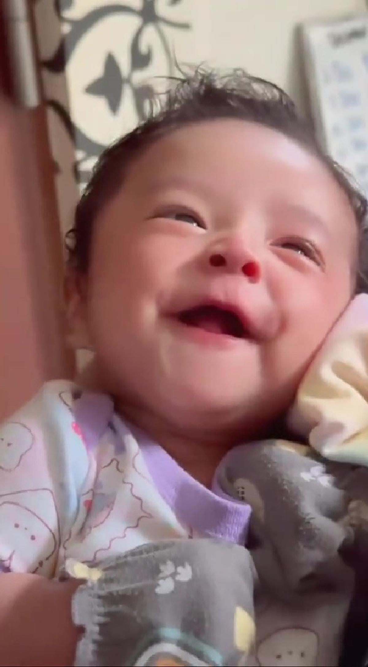 Potret Lucu Baby Rae Anak Jennifer Ipel dan Ajun Perwira, Menyahut Seolah Mengerti Diajak Bicara