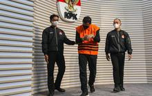 FOTO: Resmi Berompi Orange, Bupati Sidoarjo Ahmad Muhdlor Ali Tertunduk Lesu Ditahan KPK