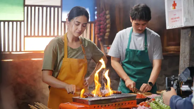 Jerome Kurnia dan Nadya Arina pemeran film Rahasia Rasa