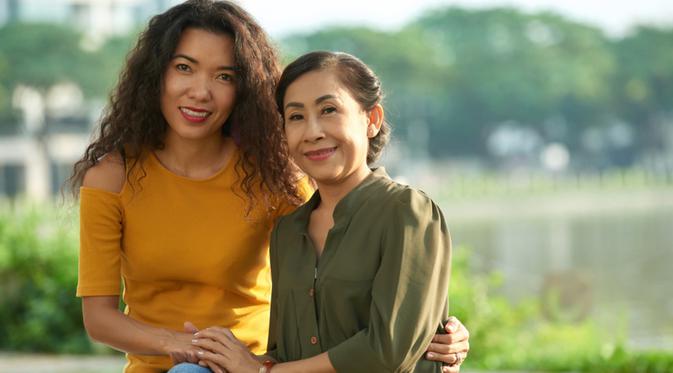 Mengembalikan Senyuman Ibu Setelah Ayah Berpulang Untuk Selamanya Lifestyle Fimela Com