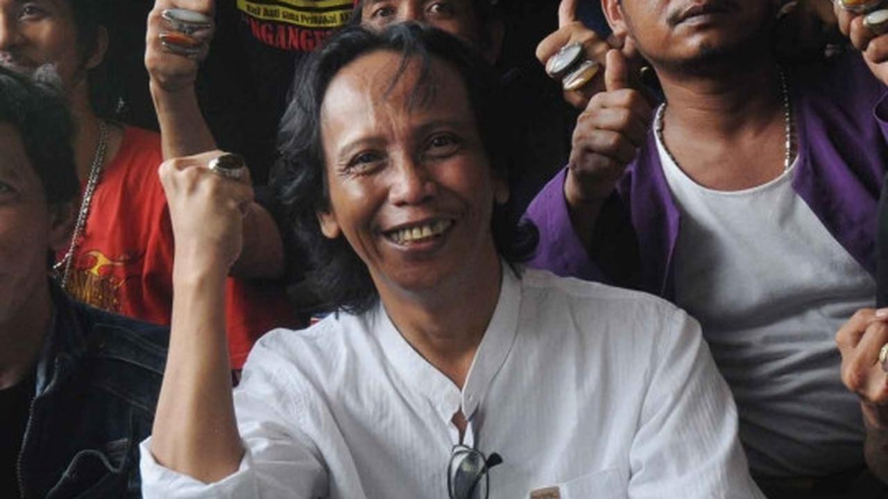 Jelang sidang tuntutan, Mandra pamer batu akik