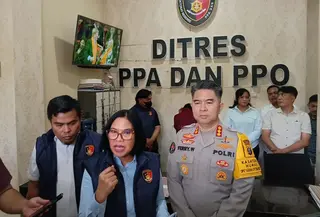 Direktorat Reserse PPA dan PPO Polda Sumatera Utara berhasil mengungkap praktik siaran langsung bermuatan pornografi melalui platform TikTok. (Liputan6.com/Reza Efendi)