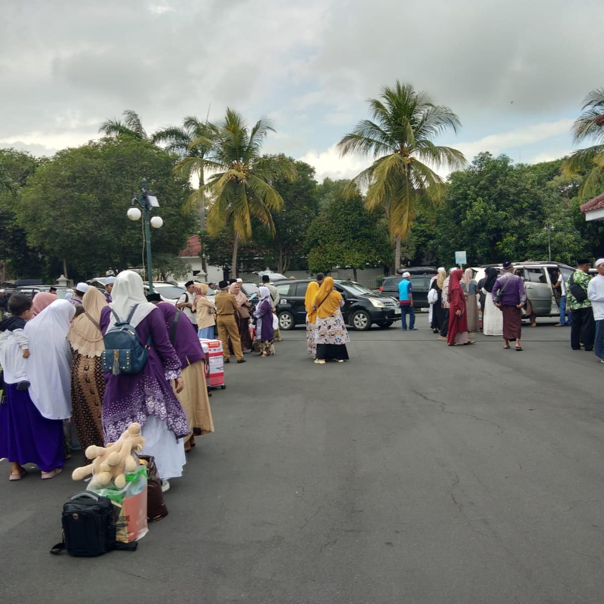 tiga jemaah asal lumajang tertahan di arab saudi