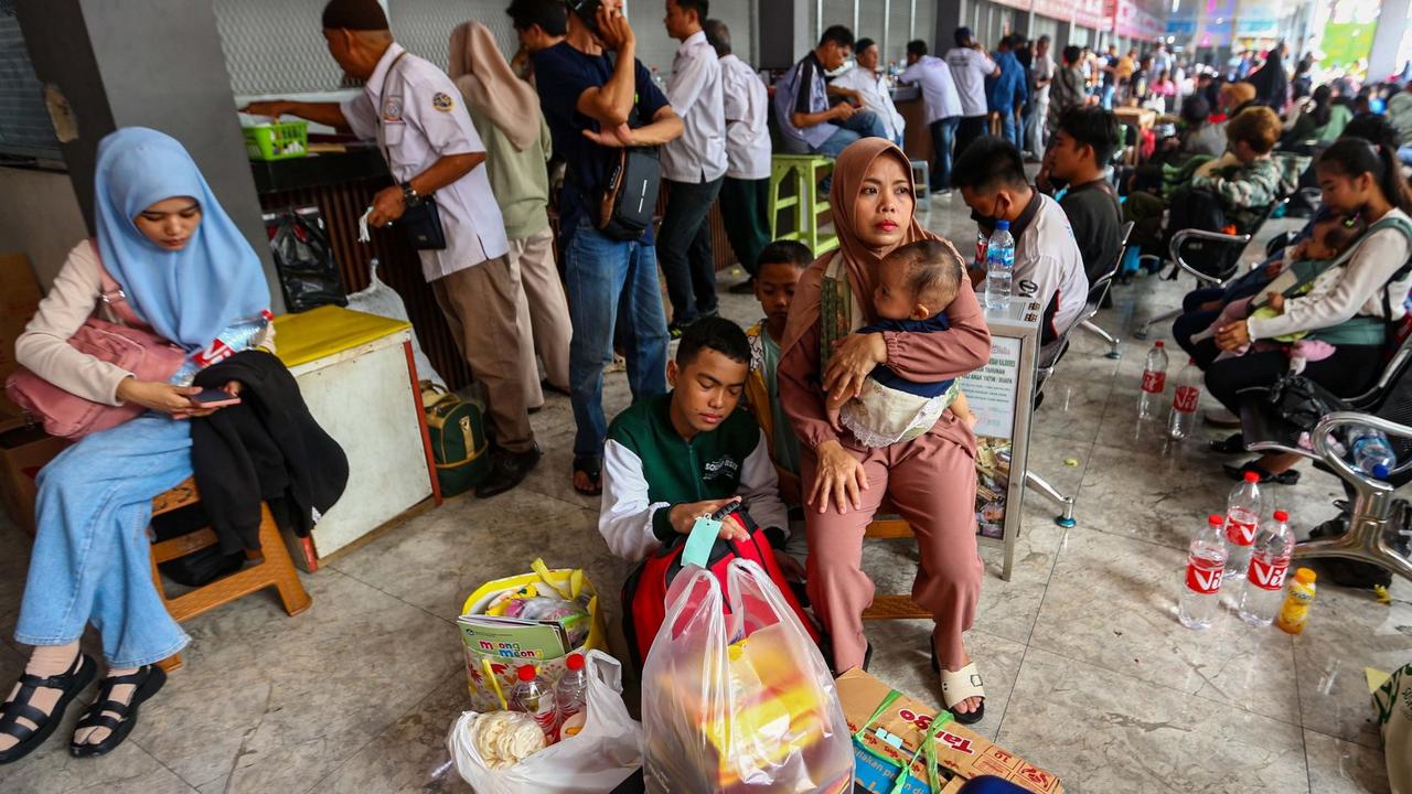 Tips Membawa Bayi dalam Perjalanan Jauh Naik Bus