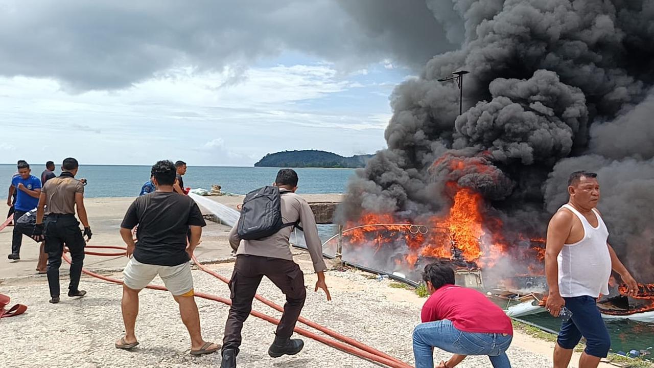 VIDEO: Kronologi Terungkap, Ini Detik Detik Speedboad Terbakar Tewaskan Cagub Malut Benny Laos