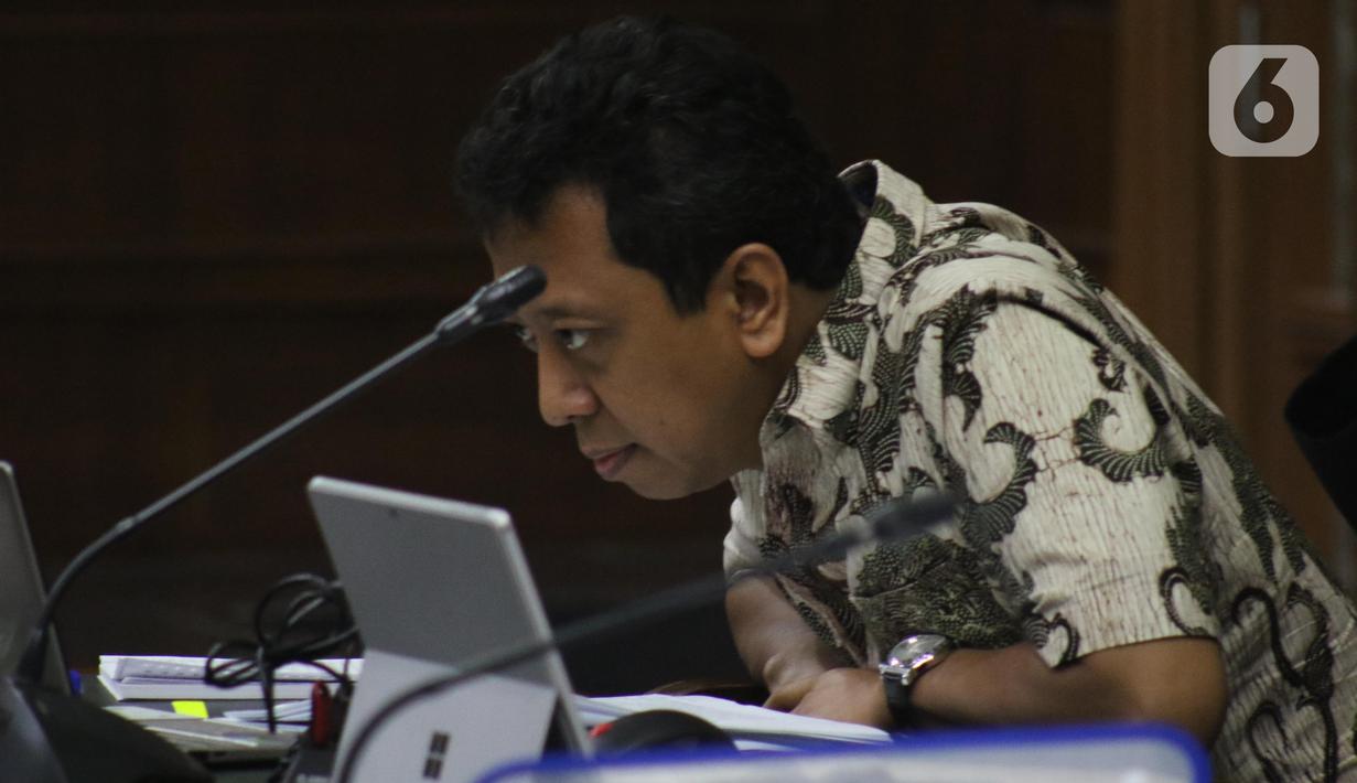 Terdakwa dugaan suap jual-beli jabatan di lingkungan Kemenag, M Romahurmuziy saat menjalani sidang lanjutan di Pengadilan Tipikor, Jakarta, Rabu (27/11/2019). Sidang mendengar keterangan dua orang saksi, Roziqi dan Abdul Wahab. (Liputan6.com/Helmi Fithriansyah)