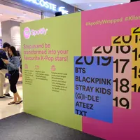 Beri pengalaman tersendiri bagi fans K-Pop, seperti ini keseruan Spotify Kilas Balik K-Pop 2019. (Nizar Zulmi/Fimela.com)