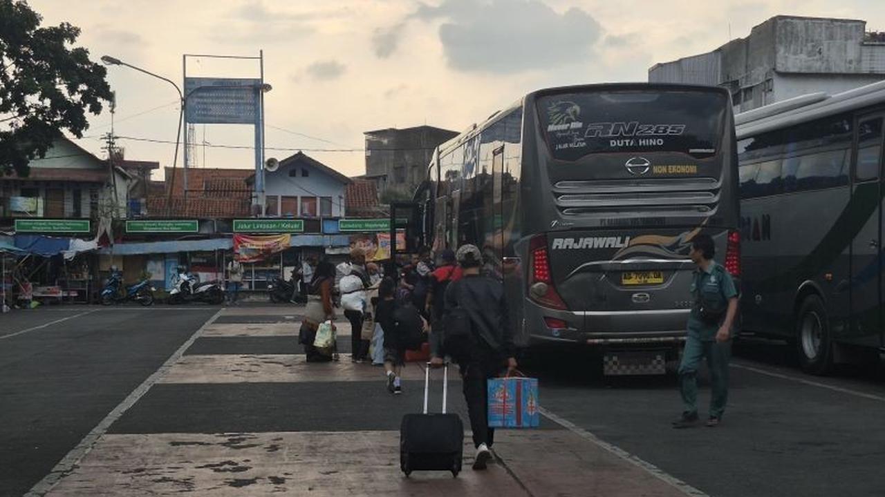 Terminal Cicaheum Bandung Mulai Dipadati Pemudik H-7 Lebaran 2026