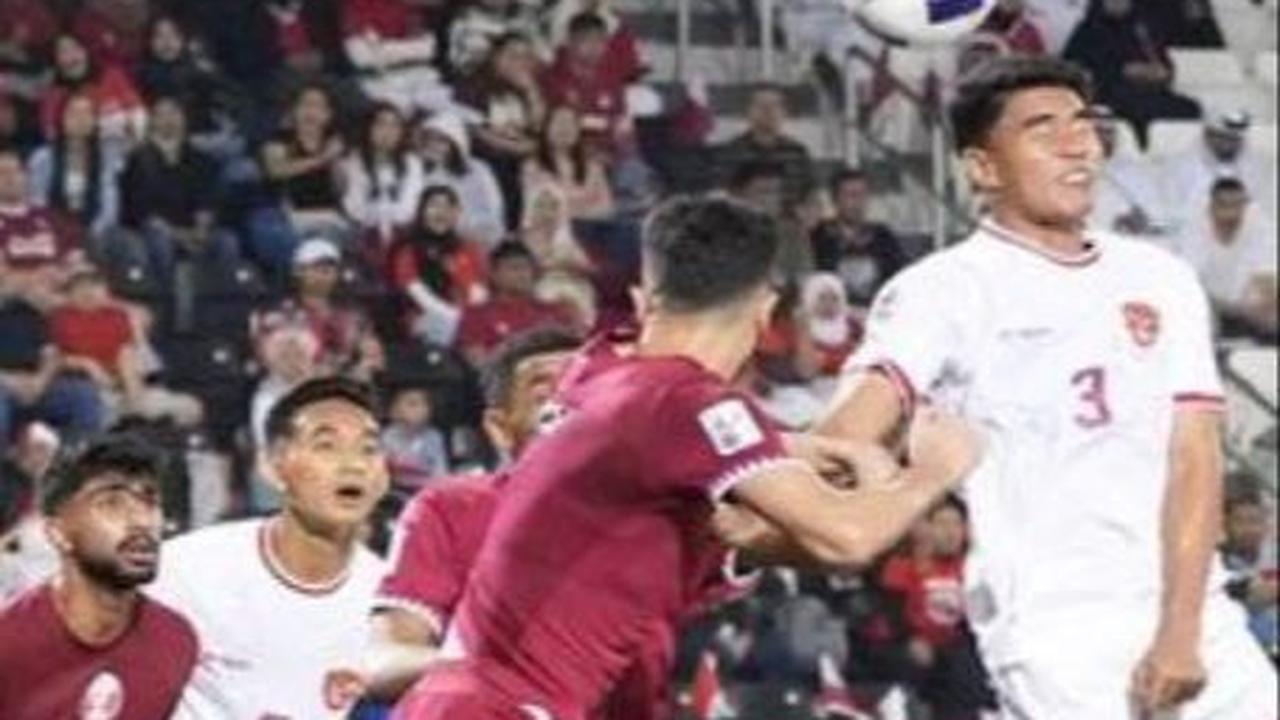 Terutama saat Ernando menahan tendangan pinalti striker Australia, M Toure di menit ke-25.