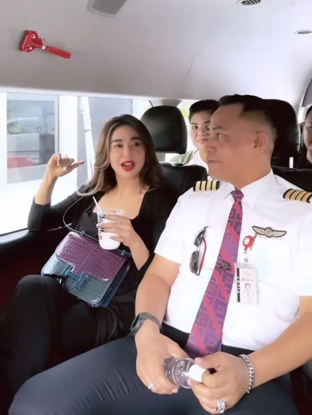 [Fimela] Dewi Perssik