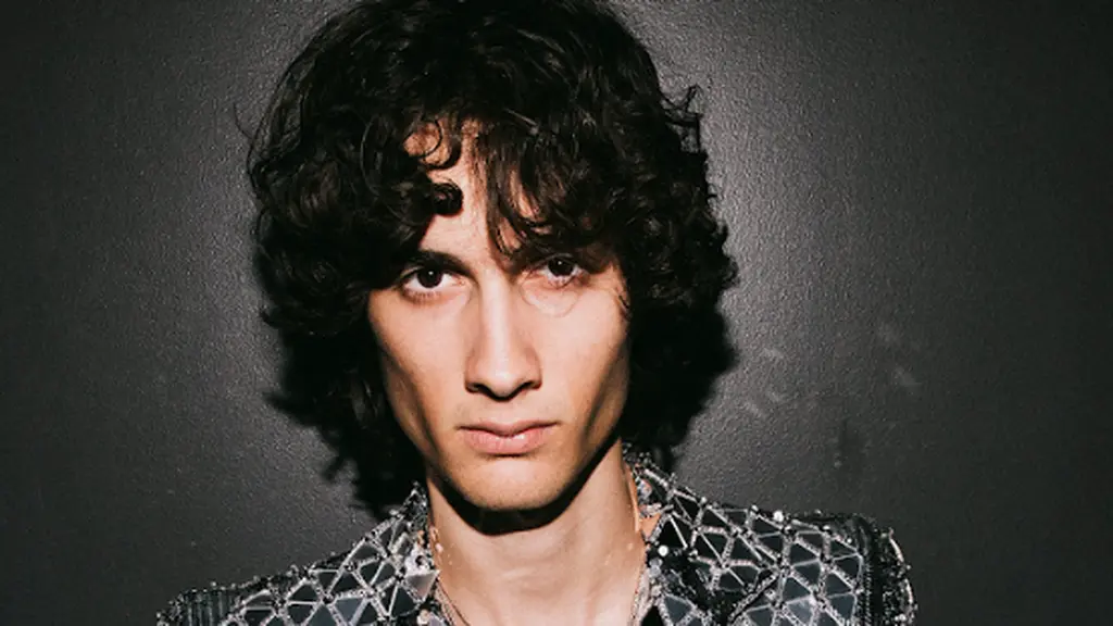 Maison Valentino dengan senang hati mengumumkan penyanyi, penulis lagu, dan produser nominasi Grammy, SOMBR, sebagai duta merek global baru.