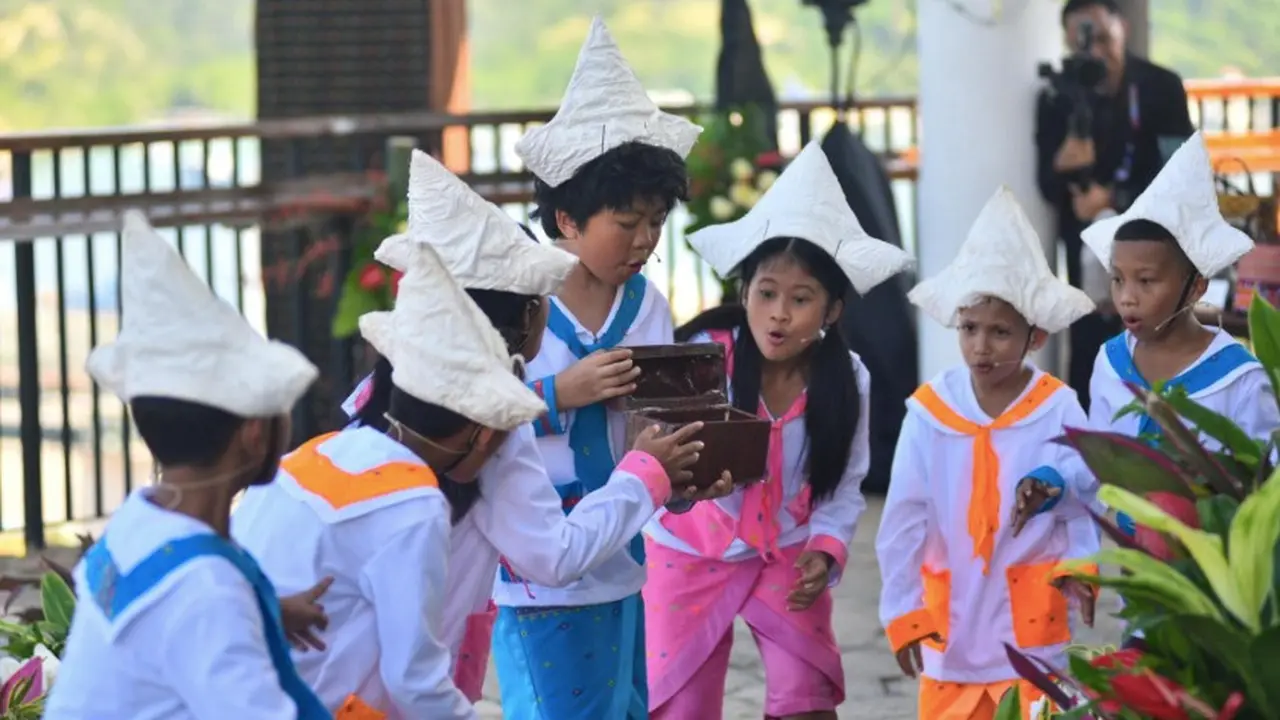 Pergelaran seni The Sailors di KTT ASEAN 2023.