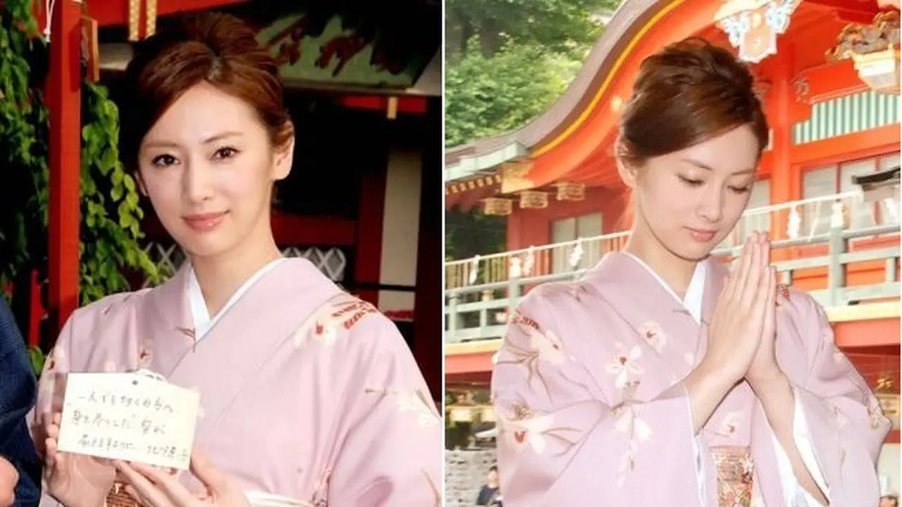 Datangi Kuil, Kitagawa Keiko Minta Dorama Terbarunya Laris
