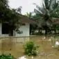 Banjir di Ciamis merendam rumah dan sawah warga, hingga Jalan Raya Porong akibat banjir setinggi 1 meter.