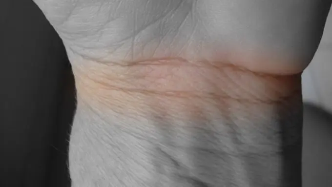 [Bintang] Membaca Peruntungan Seseorang dari Garis Pergelangan Tangan