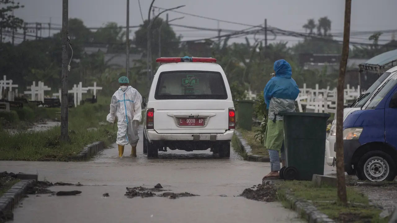 Menengok Makam COVID-19 di TPU Keputih Surabaya