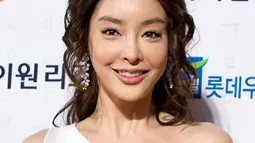 Jang Ja-yeon mengakhiri hidupnya dengan cara menggantung diri di rumahnya pada 7 Maret 2009. Artis yang memainkan karakter Sunny dalam drama hits Boys Over Flowers tersebut kabarnya diperlakukan sebagai budak seks oleh agensinya (Istimewa)