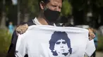 legenda sepak bola Diego Maradona di Casa Rosada di Buenos Aires, pada 26 November 2020. Maradona meninggal dunia dalam usia 60 tahun pada Rabu (25/11) karena serangan jantung. (Xinhua/Martin Zabala)