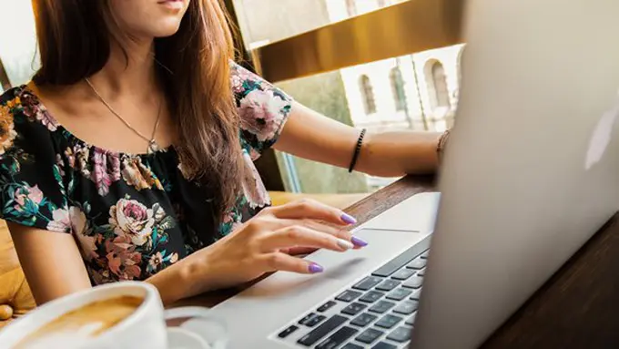 Hati-hati bekerja lebih dari 8 jam/hari./Copyright unsplash.com