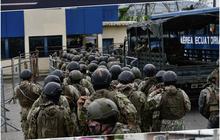 FOTO: Keadaan Menggentingkan Ekuador Saat Gembong Narkoba Paling Bahaya di Dunia Kabur dari Penjara: Ribuan Tentara dan Tank Turun ke Jalan