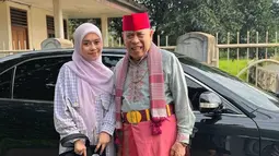 Sinetron tersebut juga dibintangi oleh Latief Sitepu. Dengan latar belakang kampung yang asri dan budaya dangdut yang kental, cerita ini menyajikan suasana yang dekat dengan kehidupan masyarakat Indonesia, khususnya para pecinta musik dangdut. Sejak diumumkan akan menemani selama Ramadan, sinetron Romansa Kampung Dangdut sudah mendapat banyak dukungan dari para penggemar Lesti dan Rizky Billar. (Liputan6.com/IG/@lestikejora)