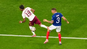 Lucas Digne Resmi Tinggalkan Aston Villa, Kembali ke PSG