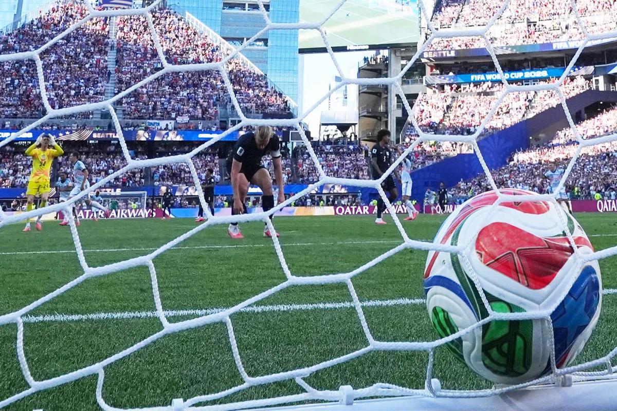 FOTO: Amerika Serikat Tersingkir Belgia Tantang Spanyol di Perempat Final