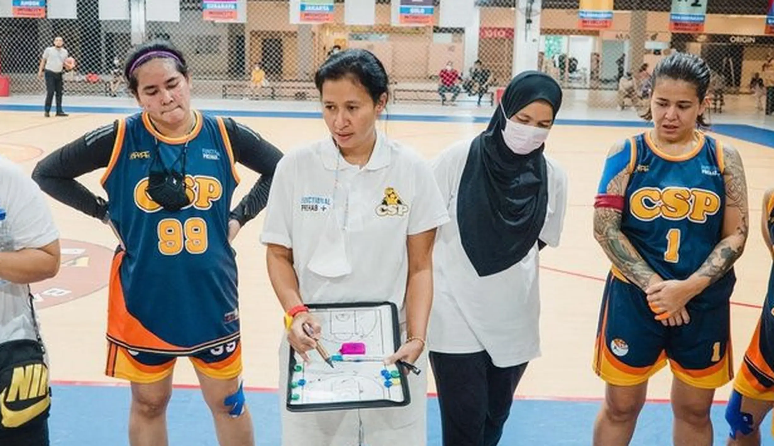 Tomboi Abis, Ini 6 Potret Cantik Cikal Anak Iwan Fals yang Jago Main