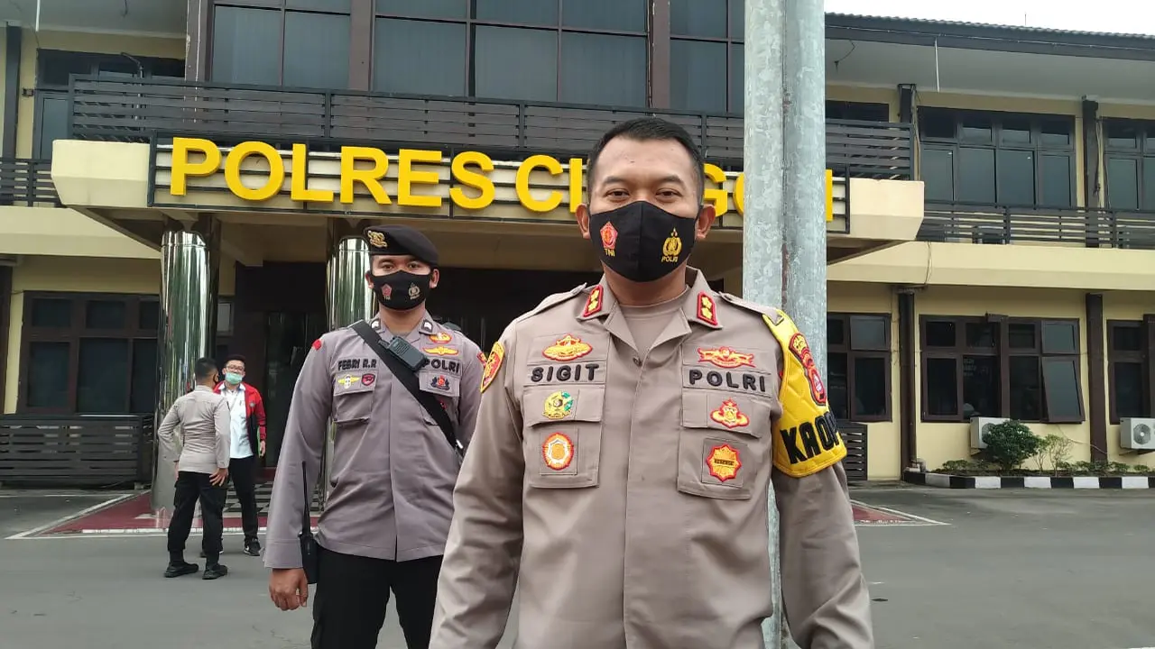 Kapolres Cilegon, AKBP Sigit Haryono Di Mapolres Cilegon. (Senin, 04/01/2021). (Liputan6.com/Yandhi Deslatama).