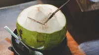 Ilustrasi Air Kelapa Credit: pexels.com/Thunyarat