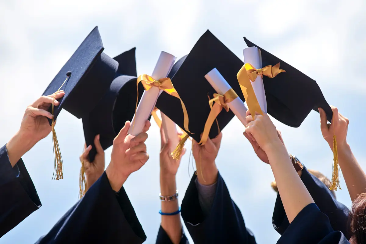topi wisuda