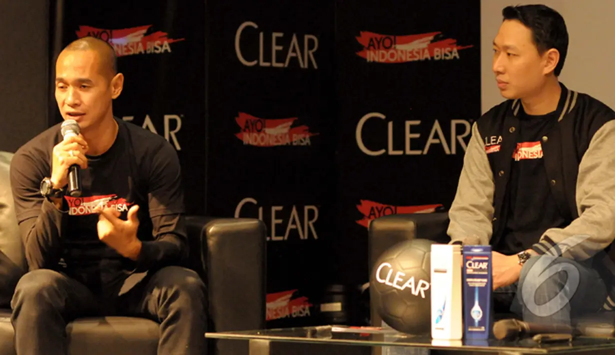 Clear kembali mengadakan gerakan ‘Clear Ayo! Indonesia Bisa Academy’ untuk mencari 11 pemain sepakbola muda berbakat di Indonesia dan Kurniawan didaulat sebagai salah satu talent scouter , Jakarta, Jumat (30/1/2015). (Liputan6.com/Andrian M Tunay)