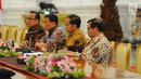 Presiden Joko Widodo menerima kedatangan Dewan Pengarah Badan Pembinaan Ideologi Pancasila (BPIP) di Istana Merdeka, Jakarta, Kamis (9/5/2019). Dalam pertemuan tersebut,  Jokowi didampingi Menko Polhukam Wiranto, Mensesneg Pratikno dan Sekretaris Kabinet Pramono Anung. (Liputan6.com/Angga Yuniar)