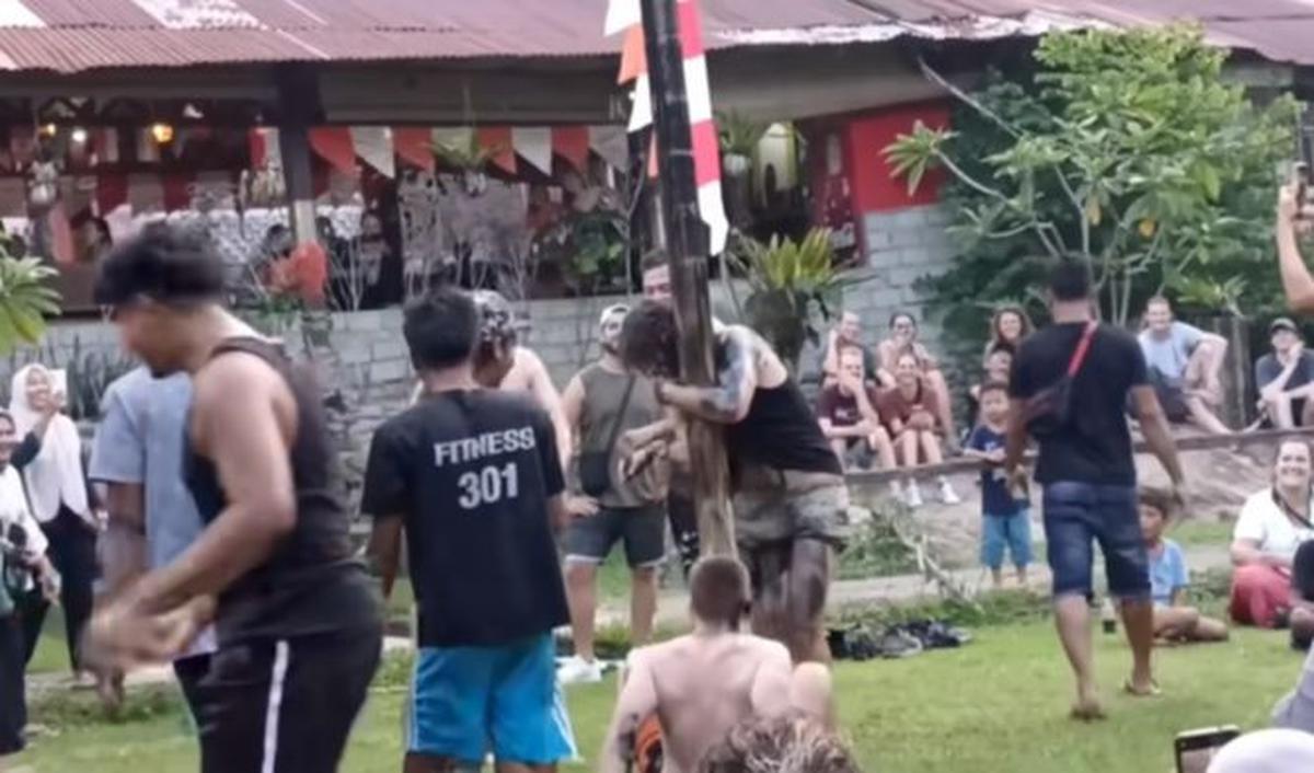 Sempat Gagal, Aksinya bikin Warga Tertawa