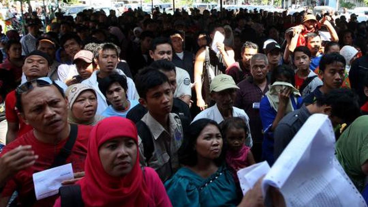 Calon pemudik rela antre tiket sejak pukul 4 pagi