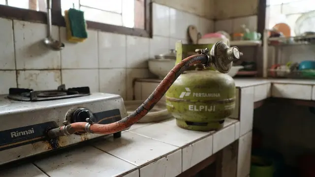 Selang Gas Retak, Getas, atau Mengeras